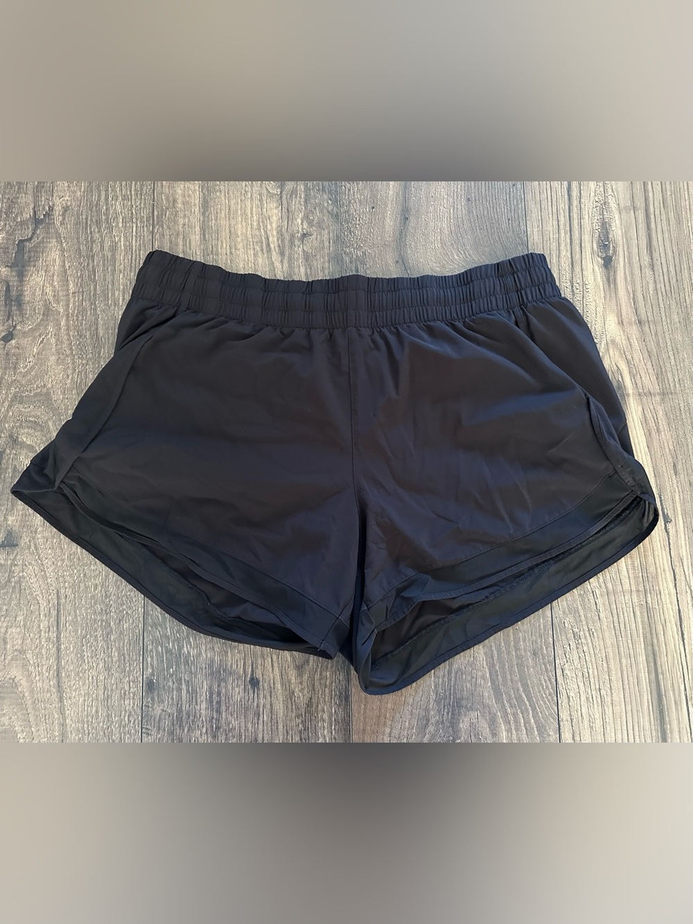 Athleta Black Mesh Racer Run 4” Short - Large